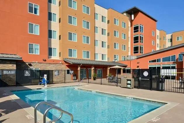 Residence Inn by Marriott Bakersfield West - Havuz