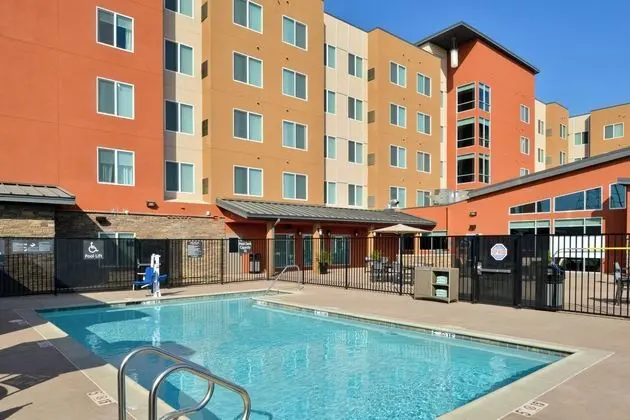 Residence Inn by Marriott Bakersfield West - Havuz