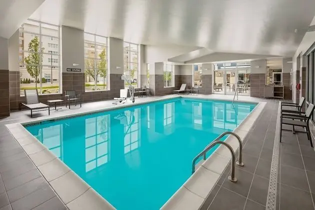 Residence Inn by Marriott Detroit Farmington Hills - Havuz