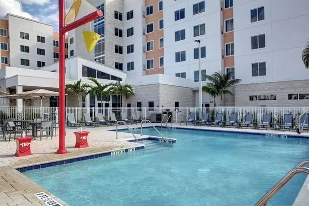Residence Inn by Marriott Fort Lauderdale Coconut Creek - Havuz