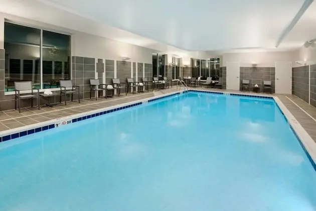 Residence Inn by Marriott Indianapolis Keystone - Havuz