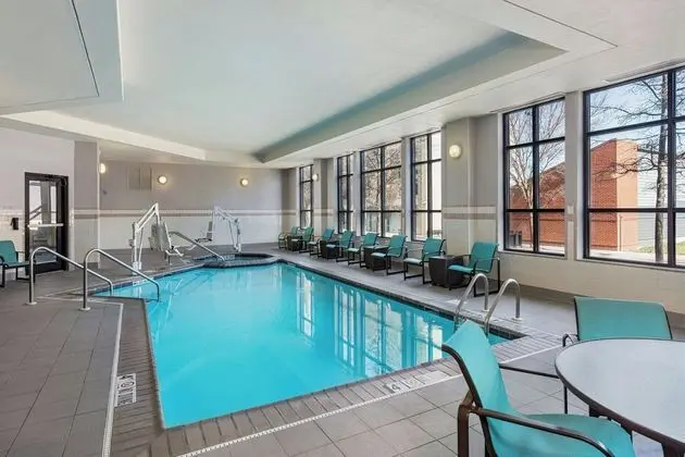 Residence Inn by Marriott Louisville Downtown - Havuz
