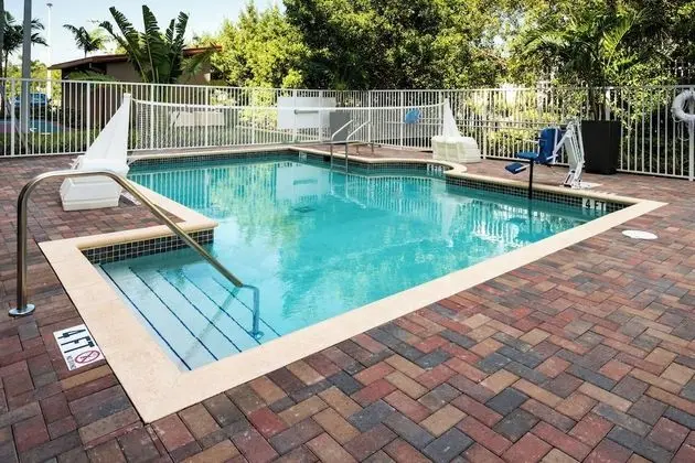 Residence Inn by Marriott Miami West / FL Turnpike - Havuz