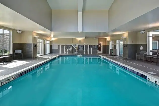 Residence Inn by Marriott Middletown Goshen - Havuz