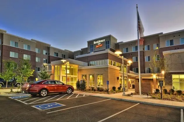 Residence Inn by Marriott Omaha Aksarben Village - Dış Mekan