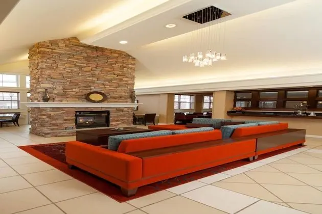 Residence Inn by Marriott Plazzio East - Lobi