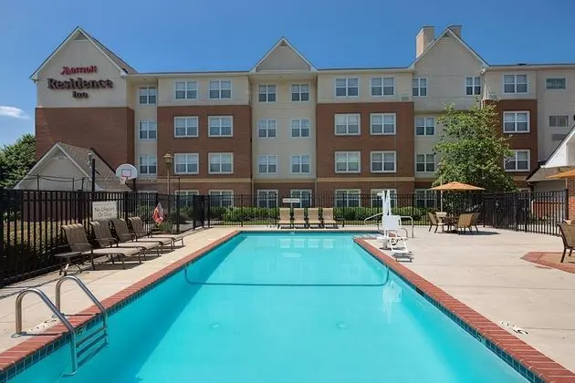 Residence Inn by Marriott Richmond Northwest - Havuz