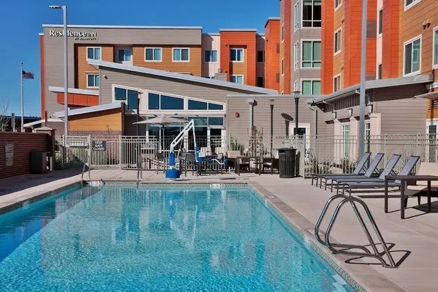 Residence Inn by Marriott Sacramento Davis - Havuz