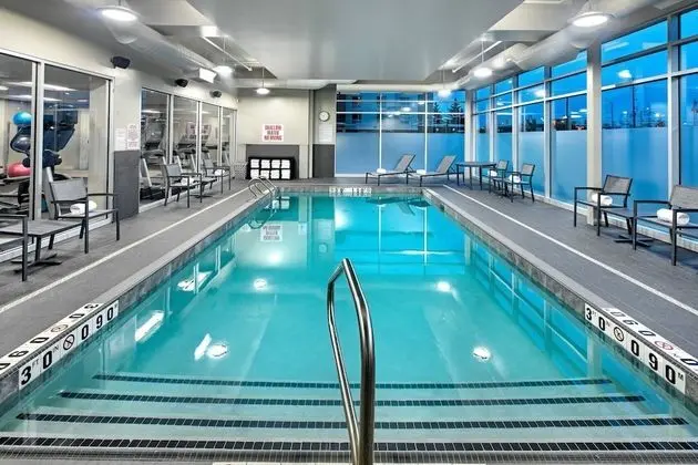 Residence Inn by Marriott Toronto Mississauga West - Havuz