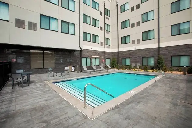 Residence Inn by Marriott Tulsa Downtown - Havuz