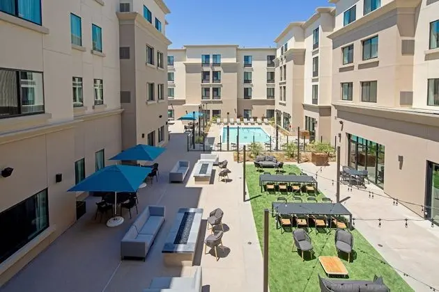 Residence Inn by Marriott Valencia - Havuz