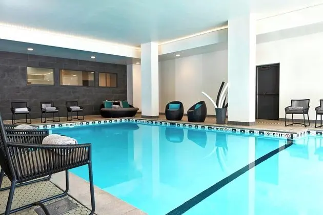 Residence Inn Minneapolis Downtown at The Depot - Havuz