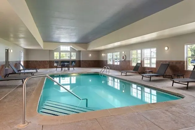 Residence Inn Mt. Laurel at Bishop's Gate - Havuz
