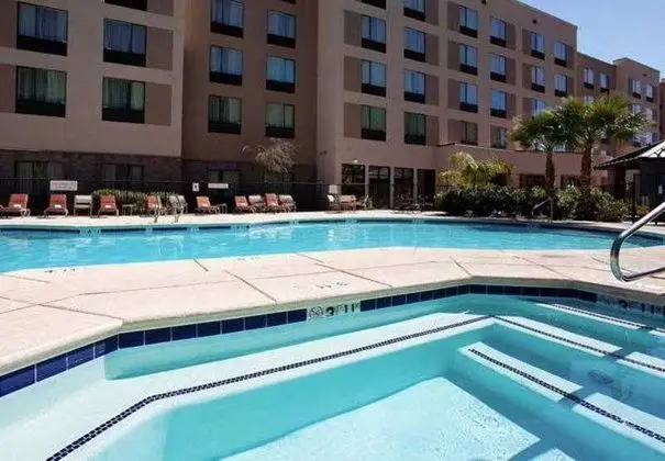 Residence Inn Phoenix North/Happy Valley - Havuz