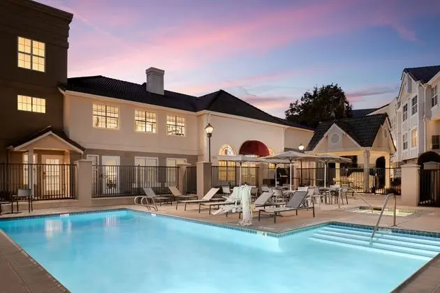 Residence Inn Pleasanton - Havuz