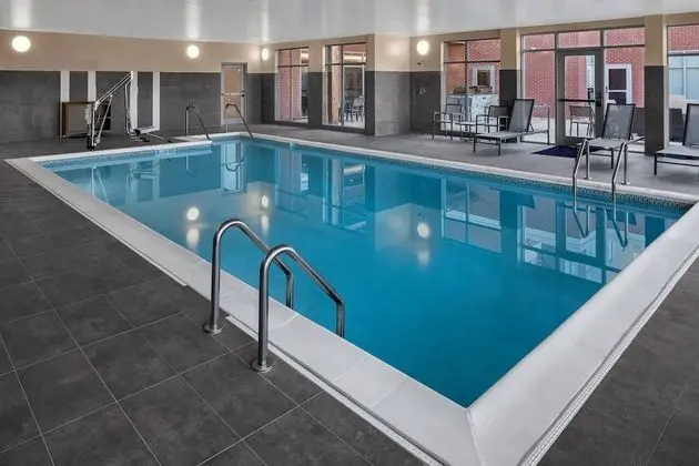 Residence Inn Richmond Midtown/Glenside - Havuz