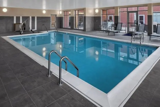 Residence Inn Richmond Midtown/Glenside - Havuz