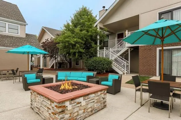 Residence Inn St. Louis Galleria - Havuz