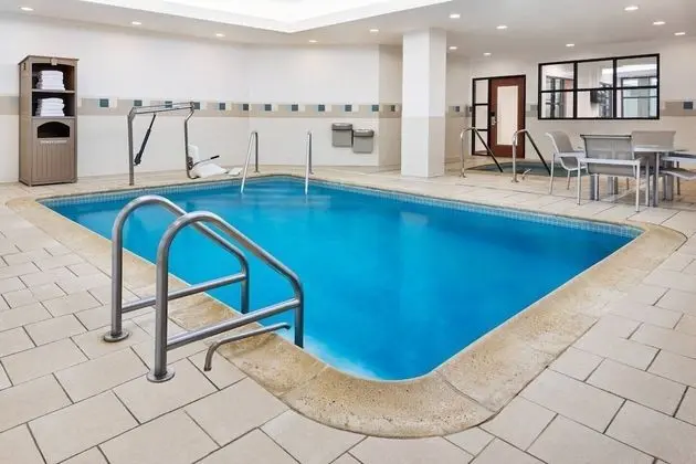 Residence Inn Stamford Downtown - Havuz