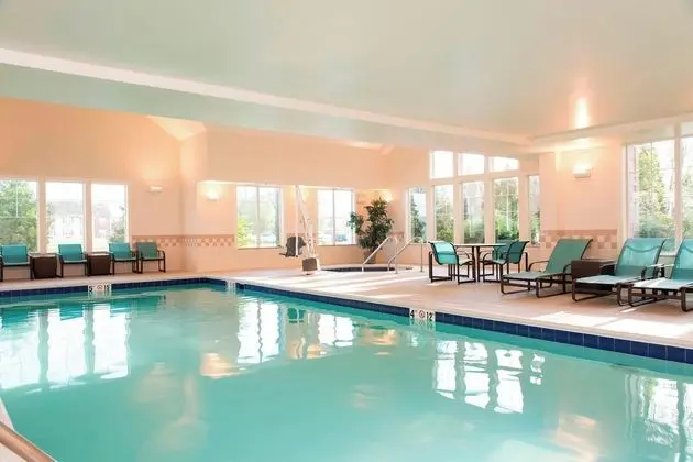 Residence Inn Toledo Maumee - Havuz