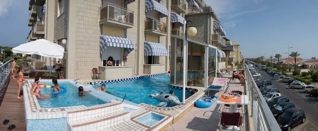 Hotel Residence Villa Jolanda - Havuz