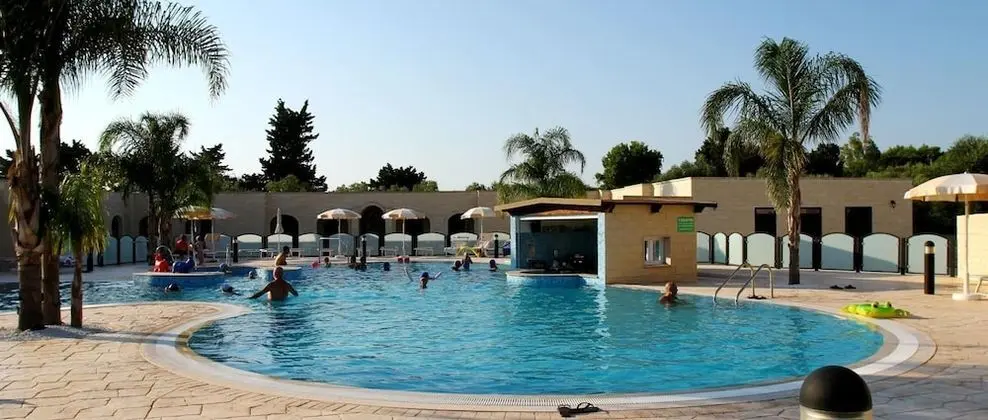 Residence La Pineta - Campsite - Havuz