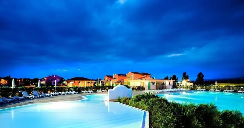 Residence La Rosa Dei Venti - Havuz