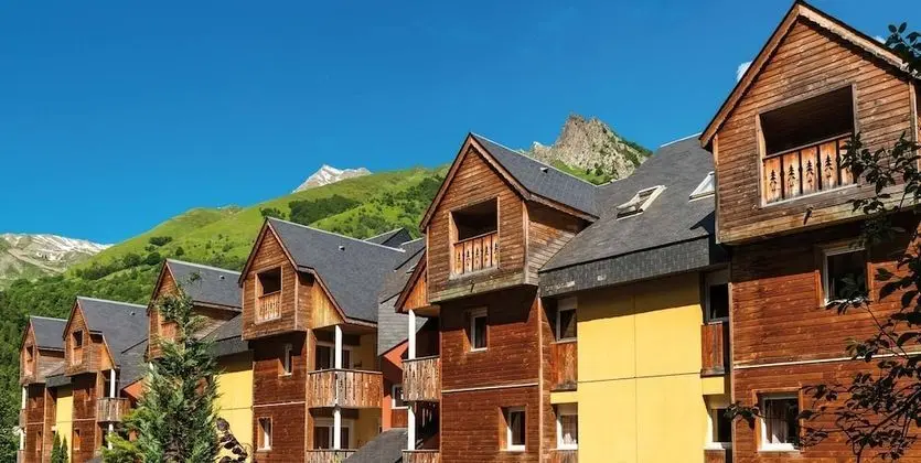 Résidence Lagrange Vacances Domaine des 100 Lacs - Dış Mekan