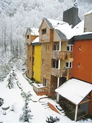 Résidence Lagrange Vacances Domaine des 100 Lacs - Dış Mekan