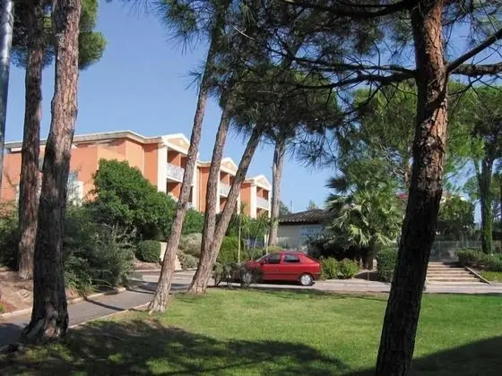 Résidence Lagrange Vacances Le Domaine des Grands Pins - Havuz