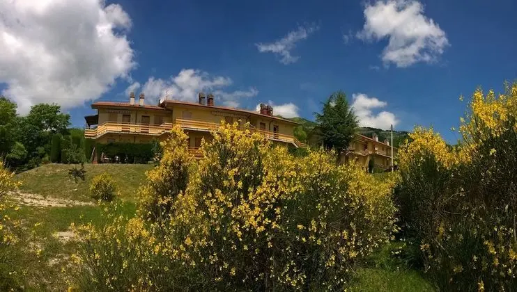 Residence Le Terrazze sul Montefeltro - Dış Mekan