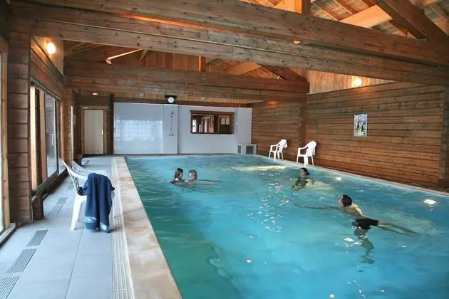 Résidence Nemea Les Chalets du Bois de Champelle - Havuz