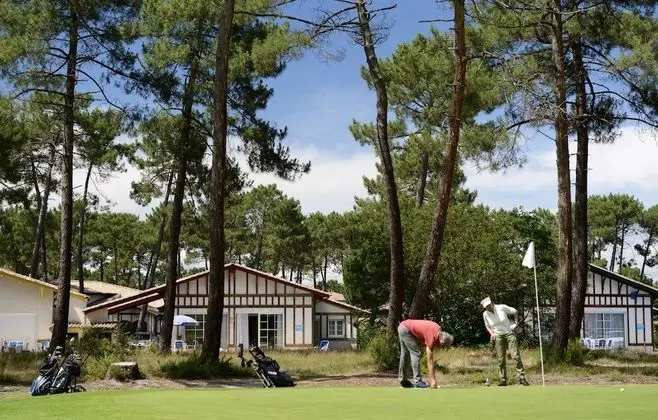 Résidence Prestige Odalys Les Greens du Bassin - Dış Mekan