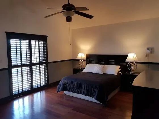 Residencia a 100 mts del consulado - Oda