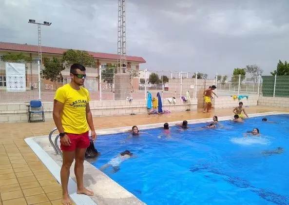 Residencia Las Claras del Mar Menor - Hostel - Havuz