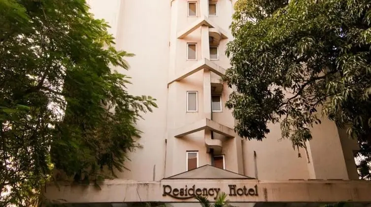 Hotel Residency Andheri - Dış Mekan