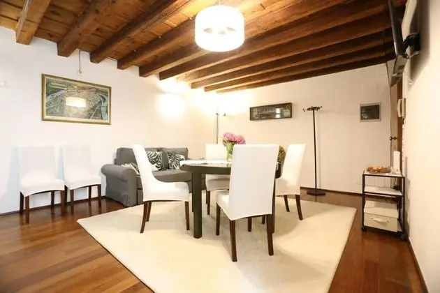 Residenza Corte Carnesali - Italian Homing