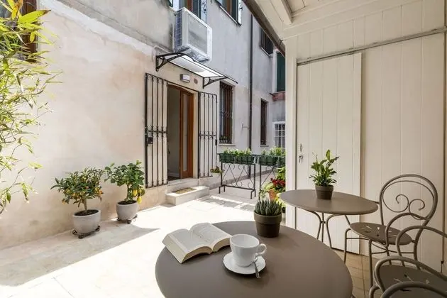 Residenza La Duchessa Deluxe Rooms - Dış Mekan