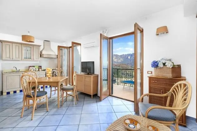 Residenza Rosalia With Sea View Private Terraces and Air Conditioning - Oda