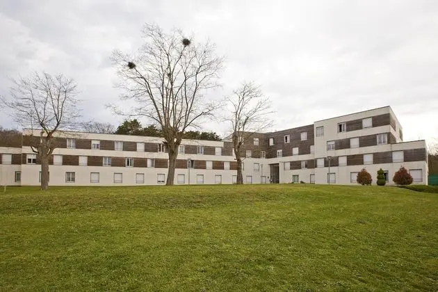 Residhome Bures La Guyonnerie - Dış Mekan