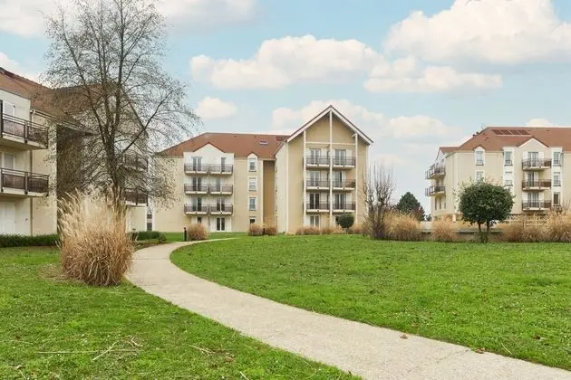 Residhome Roissy Village - Dış Mekan