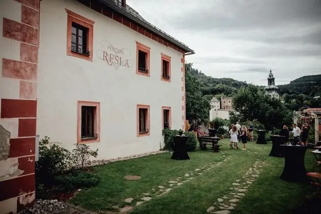 Resla Residence