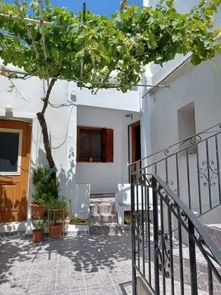 Rest as a local - Dış Mekan