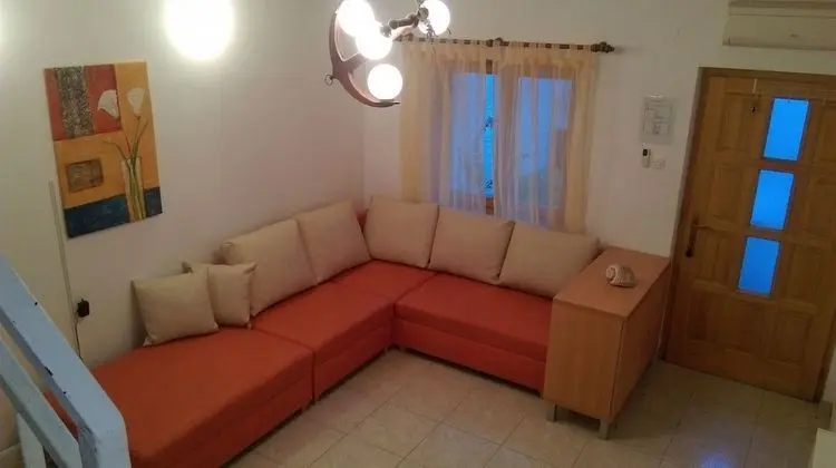 Rest - Comfortable & Close to Center - A1 - Öne Çıkan Resim