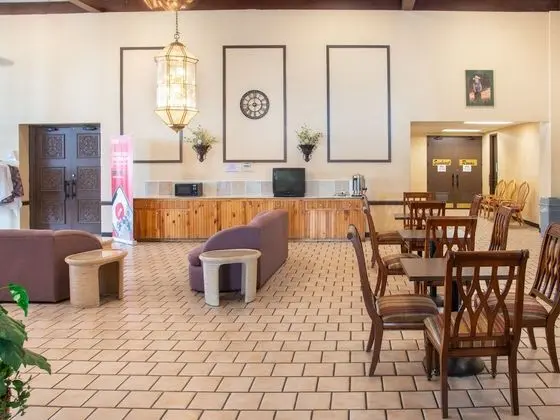 Rest Inn - Extended Stay, I-40 Airport, Wedding & Event Center - Lobi