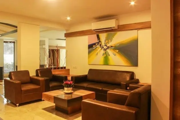 Rest Inn SKR a Petrichor Hotel - Lobi