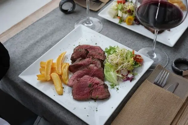 Hotel Restaurant Brasserie Ahoi, Kortrijk - Yerinde Yemek