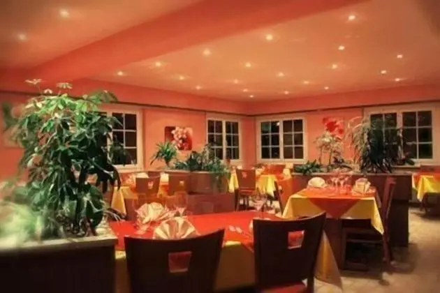 Hotel Restaurant De La Poste - Yerinde Yemek