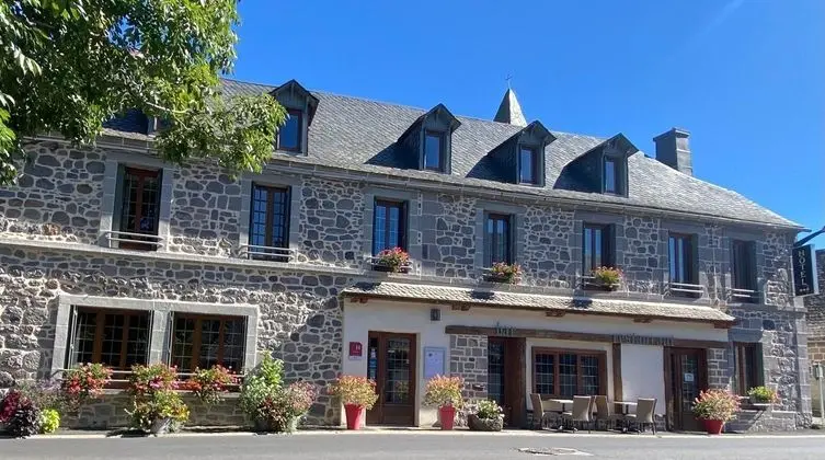 Hotel Restaurant Du Plomb du Cantal - Dış Mekan