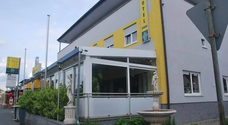 Hotel & Restaurant Garda